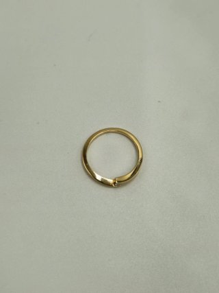 Anillo de oro 18kt con brillante.