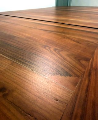 Mesa extensible de cerezo macizo lacada