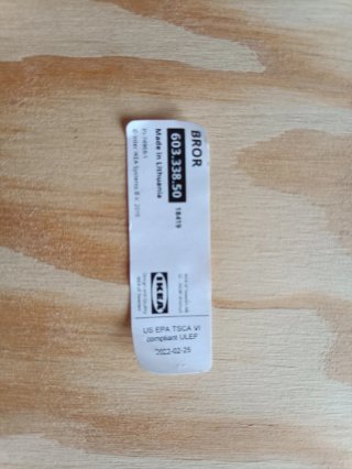 Estantería metálica con ruedas