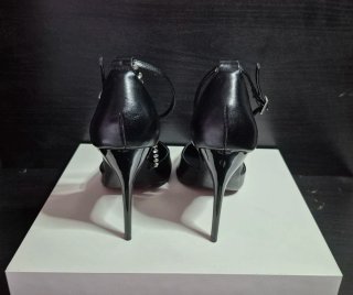 Scarpe con tacco e cinturino