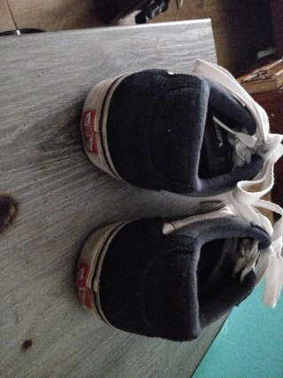 Zapatillas Vans Negras y Blancas
