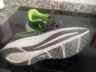 Zapatillas Nike Grises y Verdes