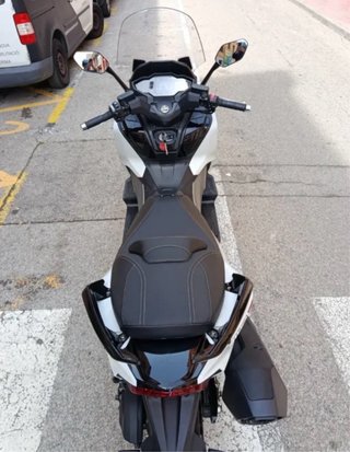 Maxi Scooter Gris y Blanca