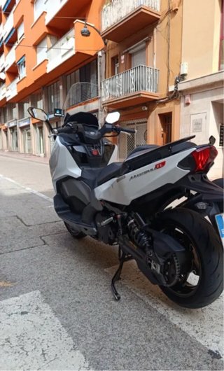 Maxi Scooter Gris y Blanca