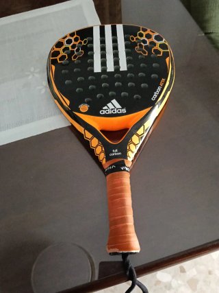 Raketa Padel Adidas Carbon ATTK