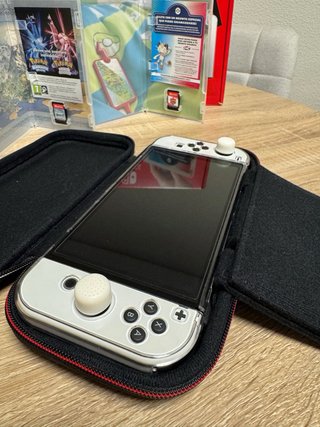 Nintendo Switch OLED + Juegos Pokémon