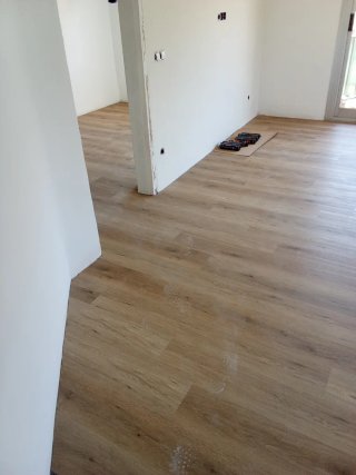 Montaje suelo SPC y laminado