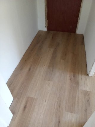 Montaje suelo SPC y laminado