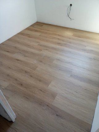 Montaje suelo SPC y laminado