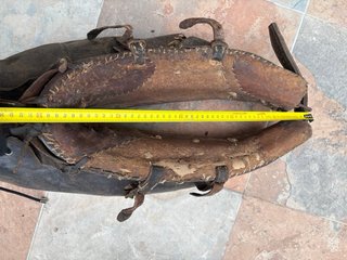 Collarón de cuero antiguo