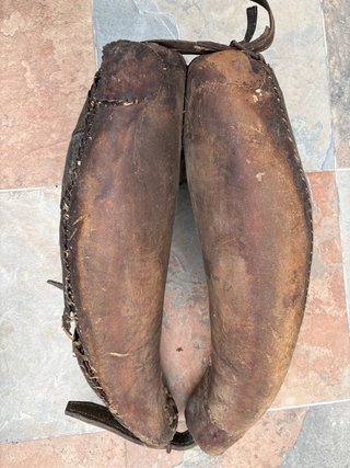 Collarón de cuero antiguo