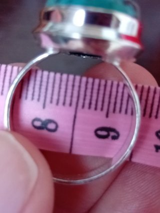 Anillo de plata con piedra natural