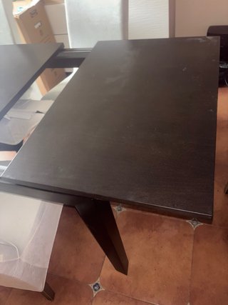 Mesa de comedor de madera