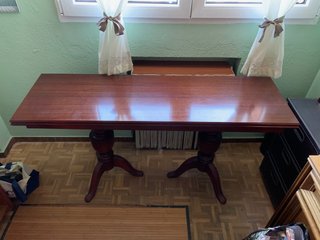 Mesa de madera antigua extensible