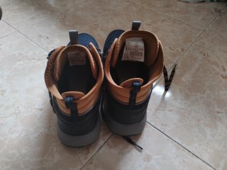 Botas de montaña Quechua azul y marrón