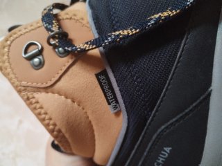 Botas de montaña Quechua azul y marrón