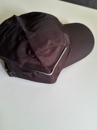 Gorra deportiva negra