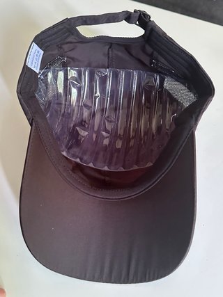 Gorra deportiva negra