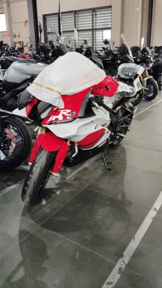 Yamaha R9 70 Aniversario