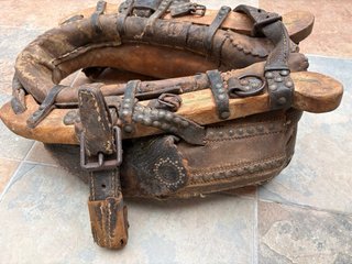 Collarón de cuero para caballo