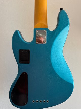 Bajo Sire V6 5 cuerdas