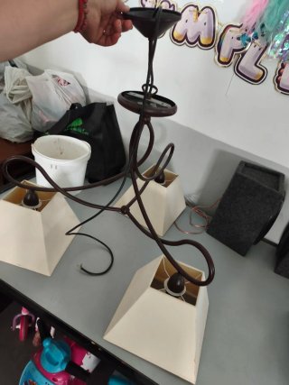Lámpara de 3 luces beige y marrón