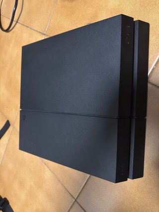 Pack PS4 + juegos + 2 mandos