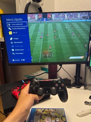 Pack PS4 + juegos + 2 mandos