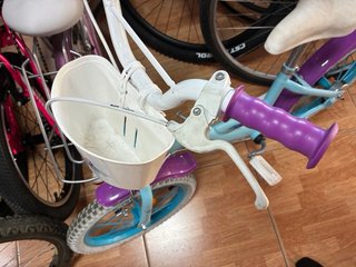 Bicicleta infantil azul y morada