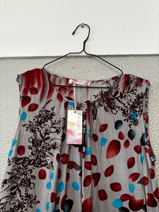 Vestido Estampado Cinza e Vermelho
