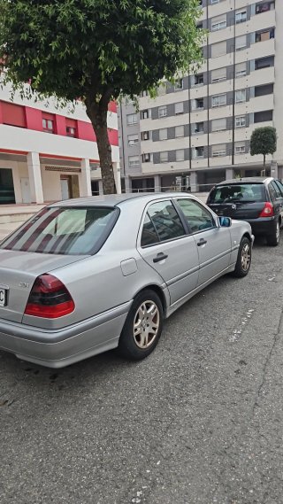 Mercedes-Benz Clase C 1999.