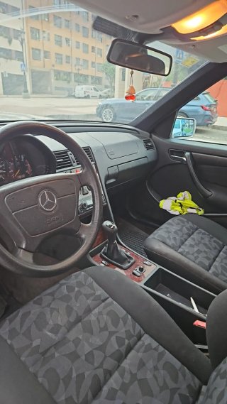 Mercedes-Benz Clase C 1999.