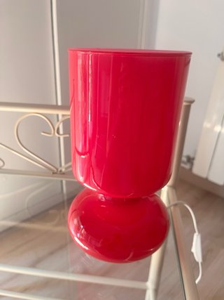 Lámpara de mesa rosa retro