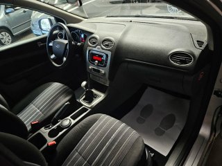 Ford Focus 1.6 gasolina 100cv,solo 70.000k,2008