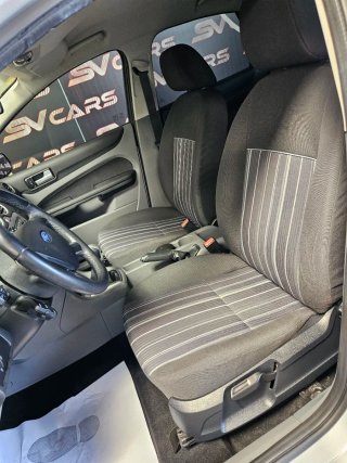 Ford Focus 1.6 gasolina 100cv,solo 70.000k,2008