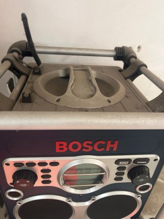 Radio Bosch azul y plateada
