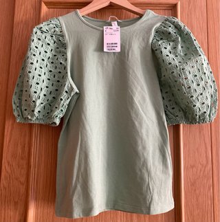 Blusa H&M manga abullonada ojo de buey Talla S
