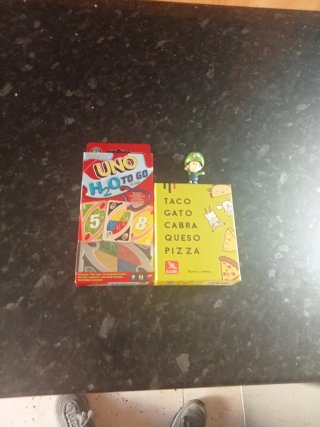 UNO H2O to GO y Taco Gato Cabra Queso Pizza