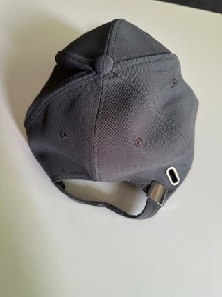 Gorra de verano gris