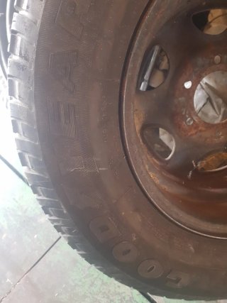 Rueda Goodyear Eagle GT+4 235/70R16 105W