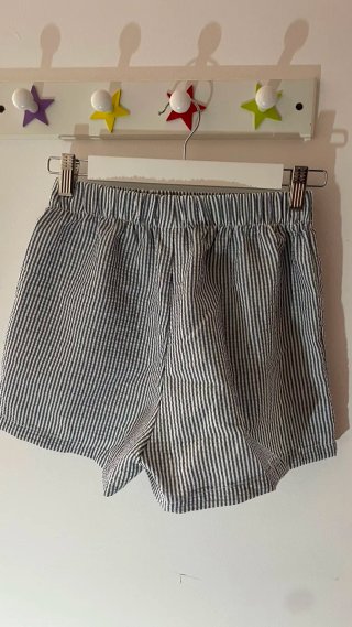 Pantalón corto rayas