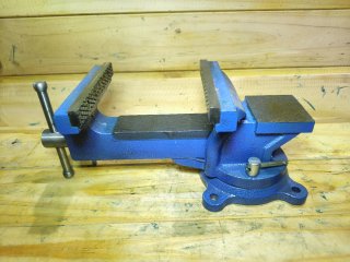 Tornillo de banco giratorio 125mm con yunque
