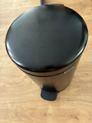 BRABANTIA 12litros. Negro mate