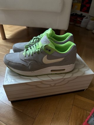 Nike Air Max Gris y Verde