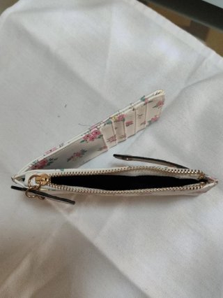 Monedero polipiel estampado floral