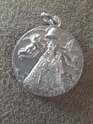 Medalla Virgen Desamparados Plata