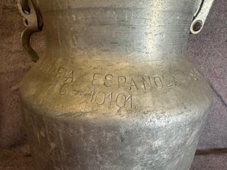 Lechera antigua La Lactancia Española