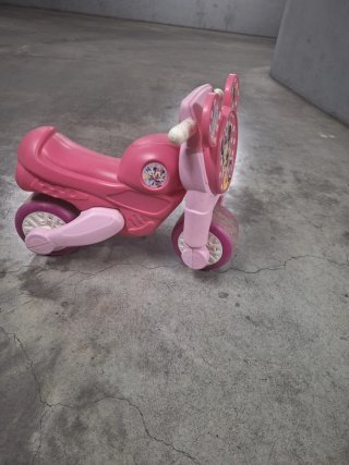 Moto correpasillos Minnie Mouse rosa