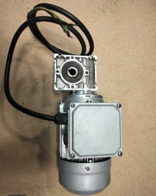 Motor Cemer IE1 0.18kW 230/400V con reductor Komet