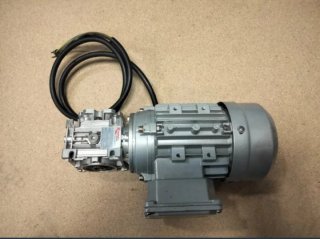 Motor Cemer IE1 0.18kW 230/400V con reductor Komet
